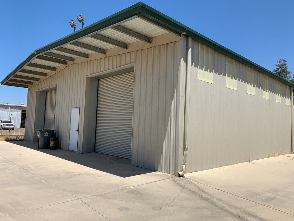 Freestanding Office/Warehouse + Fully Fenced Concrete Yard: 646 Industrial Dr, Exeter, CA 93221